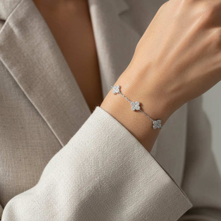 Four Leaf Clover Bracelet · D VVS1 Moissanite · Rhodium-Finished S925
