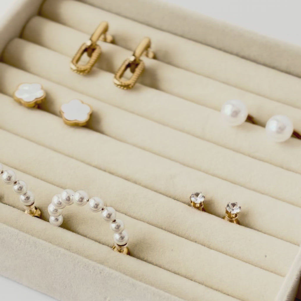 The Bloom Studs
